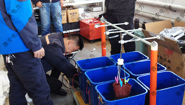 絕緣靴耐壓試驗(yàn)現(xiàn)場(chǎng)